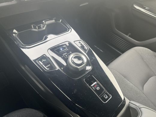 Toyota Urban Cruiser Dynamic 61 kWh ActivLease financial lease