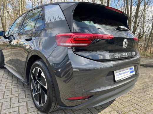 Volkswagen ID.3 First 58 kWh | Stoelverwarming | Info: 0492588974 | Info Bas: 0492-588982 ActivLease financial lease