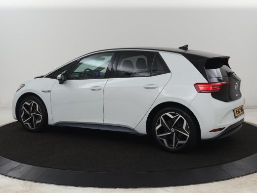 Volkswagen ID.3 First Plus 58 kWh | SOH 90% | Stoel & stuurverwarming | Camera | Adaptive cruise | Sfeerverlichti... ActivLease financial lease
