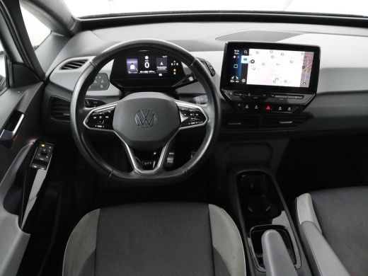 Volkswagen ID.3 First Plus 58 kWh | SOH 90% | Stoel & stuurverwarming | Camera | Adaptive cruise | Sfeerverlichti... ActivLease financial lease