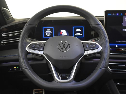 Volkswagen Tiguan 1.5 eHybrid R-Line Edition 272Pk DSG/AUTO | 360 Camera | Elektrich Schuif Kanteldak | Head up dis... ActivLease financial lease