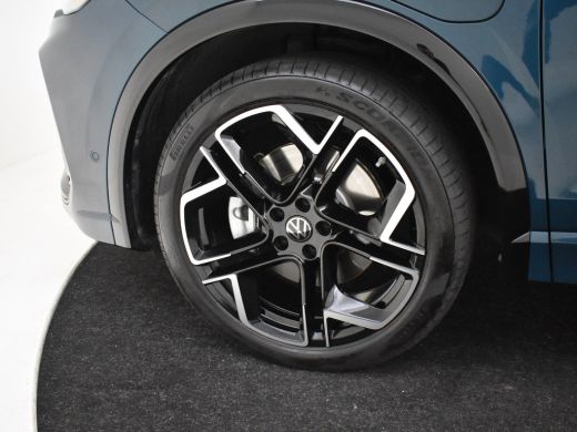 Volkswagen Tiguan 1.5 eHybrid R-Line Edition 272Pk DSG/AUTO | 360 Camera | Elektrich Schuif Kanteldak | Head up dis... ActivLease financial lease