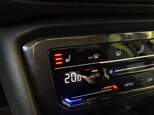 Volkswagen Tiguan R 2.0 TSI 4Motion | 320PK | DAB | Camera | Info Bas: 0492-588982 nieuwprijs &euro; 95000 ActivLease financial lease