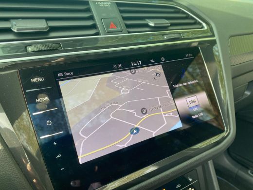 Volkswagen Tiguan R 2.0 TSI 4Motion | 320PK | DAB | Camera | Info Bas: 0492-588982 nieuwprijs &euro; 95000 ActivLease financial lease