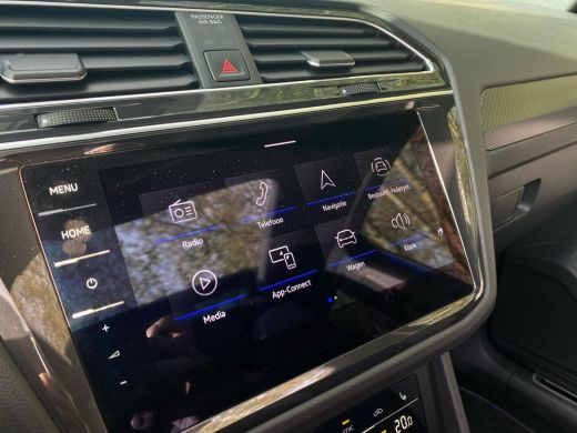 Volkswagen Tiguan R 2.0 TSI 4Motion | 320PK | DAB | Camera | Info Bas: 0492-588982 nieuwprijs &euro; 95000 ActivLease financial lease