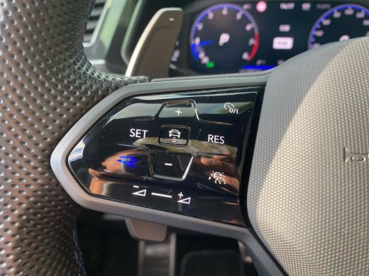 Volkswagen Tiguan R 2.0 TSI 4Motion | 320PK | DAB | Camera | Info Bas: 0492-588982 nieuwprijs &euro; 95000 ActivLease financial lease