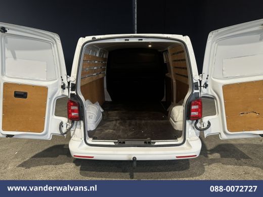Volkswagen Transporter 2.0 TDI L2H1 Euro6 Airco | Camera | Apple Carplay | Trekhaak | Cruisecontrol Android Auto, Bijrij... ActivLease financial lease