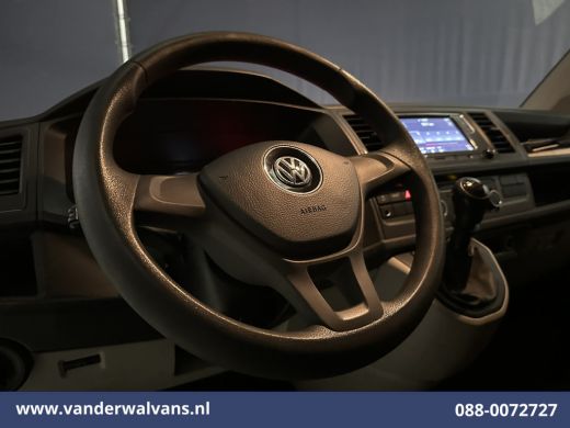 Volkswagen Transporter 2.0 TDI L2H1 Euro6 Airco | Camera | Apple Carplay | Trekhaak | Cruisecontrol Android Auto, Bijrij... ActivLease financial lease