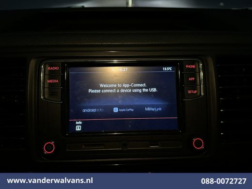 Volkswagen Transporter 2.0 TDI L2H1 Euro6 Airco | Camera | Apple Carplay | Trekhaak | Cruisecontrol Android Auto, Bijrij... ActivLease financial lease