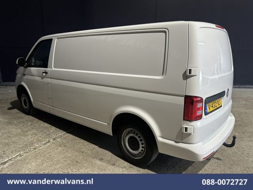 Volkswagen Transporter 2.0 TDI L2H1 Euro6 Airco | Camera | Apple Carplay | Trekhaak | Cruisecontrol Android Auto, Bijrij... ActivLease financial lease
