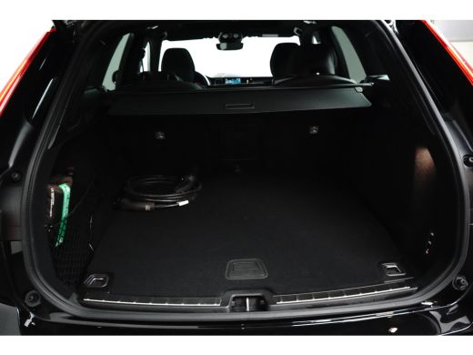 Volvo  XC60 2.0 T6 Plug-in hybrid AWD Plus Black Edition | Trekhaak | Luchtvering | Stoel  + Stuur verwarming... ActivLease financial lease