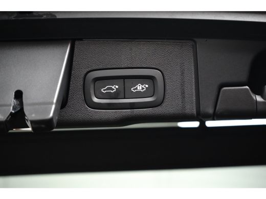 Volvo  XC60 2.0 T6 Plug-in hybrid AWD Plus Black Edition | Trekhaak | Luchtvering | Stoel  + Stuur verwarming... ActivLease financial lease