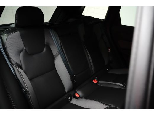 Volvo  XC60 2.0 T6 Plug-in hybrid AWD Plus Black Edition | Trekhaak | Luchtvering | Stoel  + Stuur verwarming... ActivLease financial lease