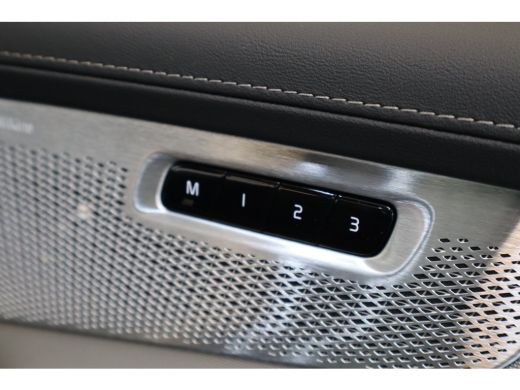 Volvo  XC90 T8 455PK AWD Ultra Black Edition | Executive Edition | Gelamineerd Glas | 22" | massage/ventilati... ActivLease financial lease