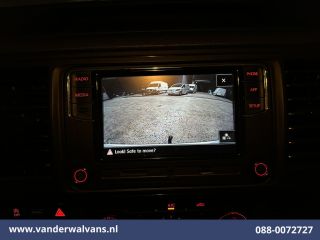 Volkswagen Transporter 2.0 TDI L2H1 Euro6 Airco | Camera | Apple Carplay | Trekhaak | Cruisecontrol Android Auto, Bijrij...