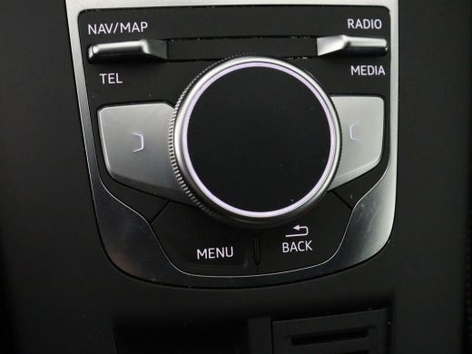 Audi A3 35 TFSI Advance Sport | Panoramadak | S-Line | Stoelverwarming | Half leder | Carplay | Virtual C... ActivLease financial lease