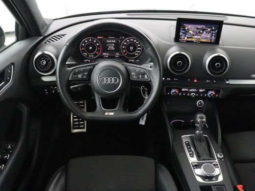Audi A3 35 TFSI Advance Sport | Panoramadak | S-Line | Stoelverwarming | Half leder | Carplay | Virtual C... ActivLease financial lease