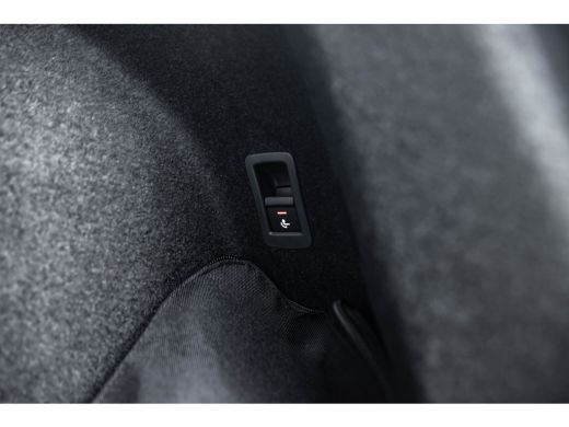Audi Q3 S edition | Adaptive cruise control | Audi sound system | Cruise control ActivLease financial lease