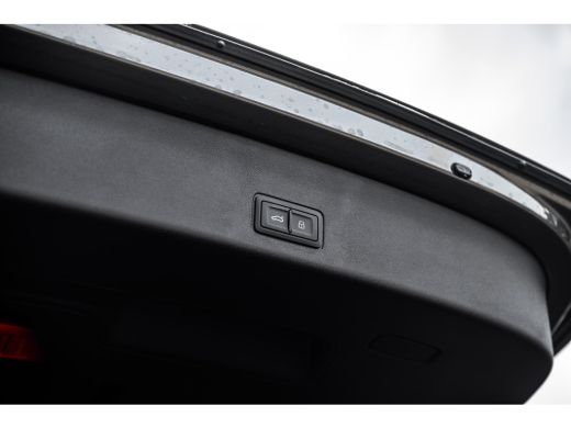 Audi Q3 S edition | Adaptive cruise control | Audi sound system | Cruise control ActivLease financial lease