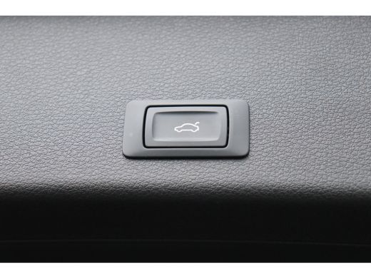 Audi Q8 e-tron 50 95KWH QUATTRO 340PK S EDITION AUTOMAAT / NAVI / LEDER / CLIMA / FULL-LED / PDC / 20" LMV / CAM... ActivLease financial lease