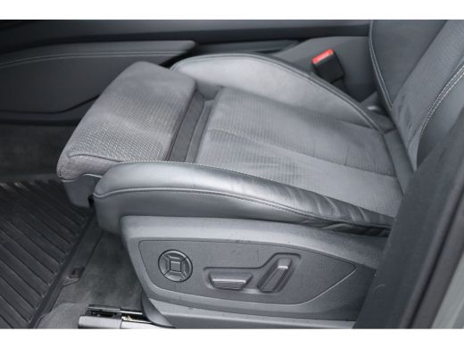 Audi Q8 e-tron 50 95KWH QUATTRO 340PK S EDITION AUTOMAAT / NAVI / LEDER / CLIMA / FULL-LED / PDC / 20" LMV / CAM... ActivLease financial lease