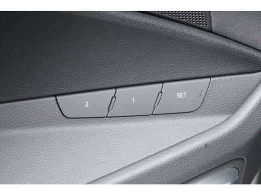 Audi Q8 e-tron 50 95KWH QUATTRO 340PK S EDITION AUTOMAAT / NAVI / LEDER / CLIMA / FULL-LED / PDC / 20" LMV / CAM... ActivLease financial lease