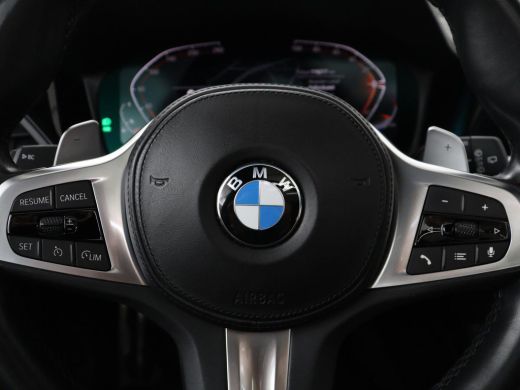 BMW 3 Serie 318i M Sport | Panoramadak | Stoelverwarming | Leder/Alcantara | Carplay | Live Cockpit | Sportst... ActivLease financial lease