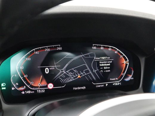 BMW 3 Serie 318i M Sport | Panoramadak | Stoelverwarming | Leder/Alcantara | Carplay | Live Cockpit | Sportst... ActivLease financial lease