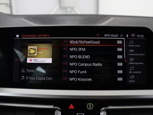 BMW 3 Serie 318i M Sport | Panoramadak | Stoelverwarming | Leder/Alcantara | Carplay | Live Cockpit | Sportst... ActivLease financial lease