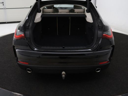 BMW 4 Serie Gran Coup&eacute; 420i Edition Plus | Trekhaak | Stoelverwarming | Memory | Carplay | Leder | Navigatie ... ActivLease financial lease