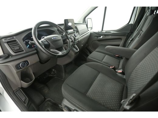 Ford Transit Custom 2.0 TDCI L1H1 | Aut. | Airco | Cruise | Camera | 3 Zits | Trekhaak | Carplay | Stoelverw. | Navi ActivLease financial lease