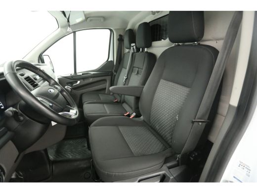 Ford Transit Custom 2.0 TDCI L2H1 | 2800kg Trekgew. | Trekhaak | Airco | Cruise | 3 Zits | 2xSchuifdeur | Parkeersens... ActivLease financial lease
