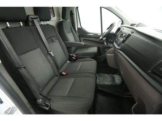 Ford Transit Custom 2.0 TDCI L2H1 | 2800kg Trekgew. | Trekhaak | Airco | Cruise | 3 Zits | 2xSchuifdeur | Parkeersens... ActivLease financial lease