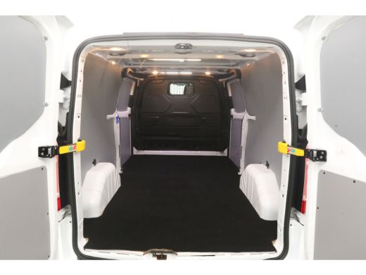 Ford Transit Custom 2.0 TDCI L2H1 | 2800kg Trekgew. | Trekhaak | Airco | Cruise | 3 Zits | 2xSchuifdeur | Parkeersens... ActivLease financial lease