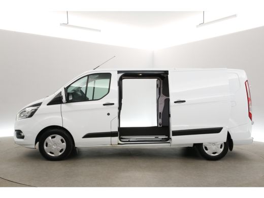 Ford Transit Custom 2.0 TDCI L2H1 | 2800kg Trekgew. | Trekhaak | Airco | Cruise | 3 Zits | 2xSchuifdeur | Parkeersens... ActivLease financial lease