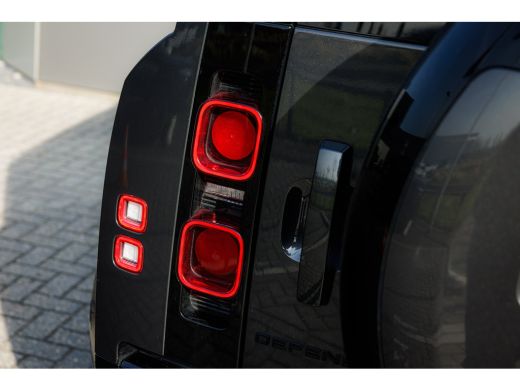 Land Rover Defender 110 P400e X-Dynamic HSE | 22 Inch | Pano | El. trekhaak | Black Pack | Cold Climate | Fabr garant... ActivLease financial lease