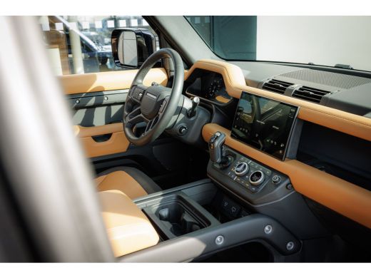 Land Rover Defender 110 P400e X-Dynamic HSE | 22 Inch | Pano | El. trekhaak | Black Pack | Cold Climate | Fabr garant... ActivLease financial lease