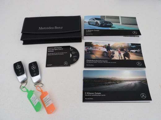 Mercedes-Benz C-Klasse 300e AMG Limited | Panoramadak | 360 Camera | Stoelverwarming | Trekhaak | Carplay | Leder/Alcant... ActivLease financial lease