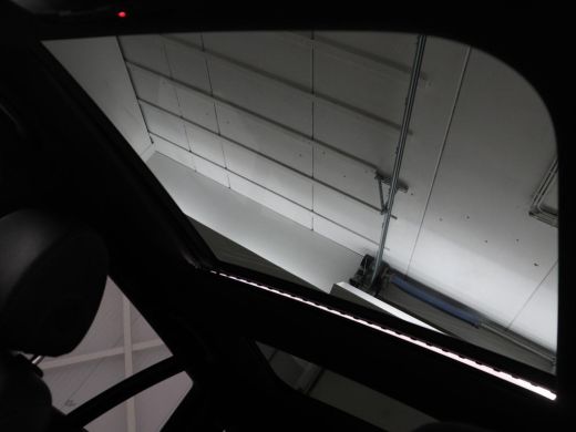 Mercedes-Benz C-Klasse 300e AMG Limited | Panoramadak | 360 Camera | Stoelverwarming | Trekhaak | Carplay | Leder/Alcant... ActivLease financial lease