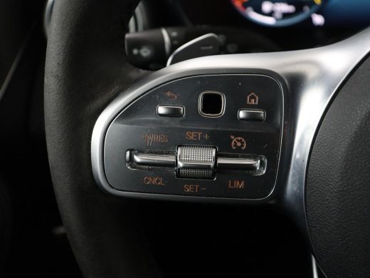 Mercedes-Benz C-Klasse 300e AMG Limited | Panoramadak | 360 Camera | Stoelverwarming | Trekhaak | Carplay | Leder/Alcant... ActivLease financial lease