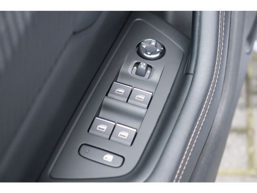 Peugeot 508 SW 1.6 HYBRID 225PK GT PACK AUTOMAAT / NAVI / LEDER / CLIMA / PDC / 18" LMV / CAMERA / KEYLESS / ... ActivLease financial lease