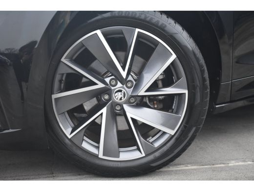 Skoda Enyaq iV 80 Sportline | WEGKLAPBARE TREKHAAK | ACC | FABRIEKSNAVIGATIE | ACHTERUITRIJCAMERA ActivLease financial lease