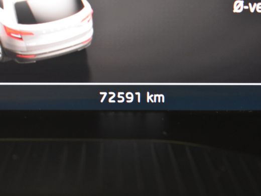 Skoda Karoq 1.5 TSI ACT Business Edition 150 Pk DSG/AUTO | Glazen panorama-dak | Trekhaak | Navigatie full ma... ActivLease financial lease