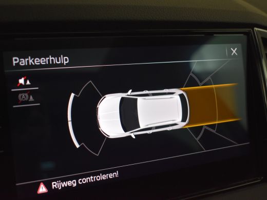 Skoda Karoq 1.5 TSI ACT Business Edition 150 Pk DSG/AUTO | Glazen panorama-dak | Trekhaak | Navigatie full ma... ActivLease financial lease