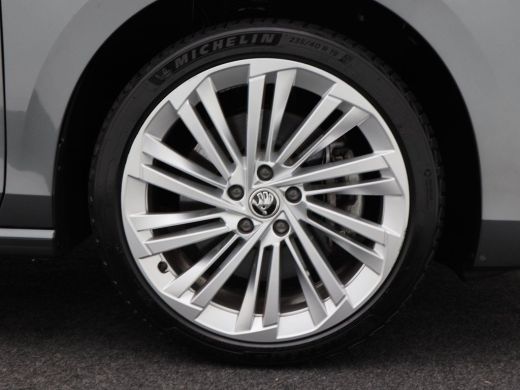 Skoda Superb Combi 1.5 TSi 204 Pk PHEV Automaat Edition | Trekhaak | Stoel Verwarming | Full LED | Panorama Da... ActivLease financial lease
