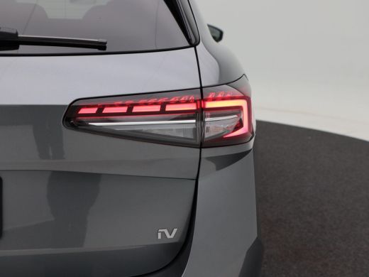 Skoda Superb Combi 1.5 TSi 204 Pk PHEV Automaat Edition | Trekhaak | Stoel Verwarming | Full LED | Panorama Da... ActivLease financial lease