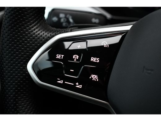 Volkswagen Arteon 1.4 TSI eHybrid R-Line Pano R-zetels Trekh DCC ACC ActivLease financial lease