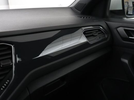 Volkswagen T-Roc 1.5 TSI Sport | Panoramadak | Adaptive cruise | Keyless | Carplay | Navigatie | Full LED | Virtua... ActivLease financial lease