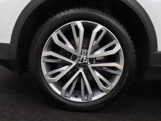 Volkswagen T-Roc 1.5 TSI Sport | Panoramadak | Adaptive cruise | Keyless | Carplay | Navigatie | Full LED | Virtua... ActivLease financial lease