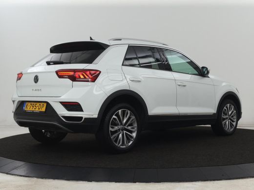 Volkswagen T-Roc 1.5 TSI Sport | Panoramadak | Adaptive cruise | Keyless | Carplay | Navigatie | Full LED | Virtua... ActivLease financial lease